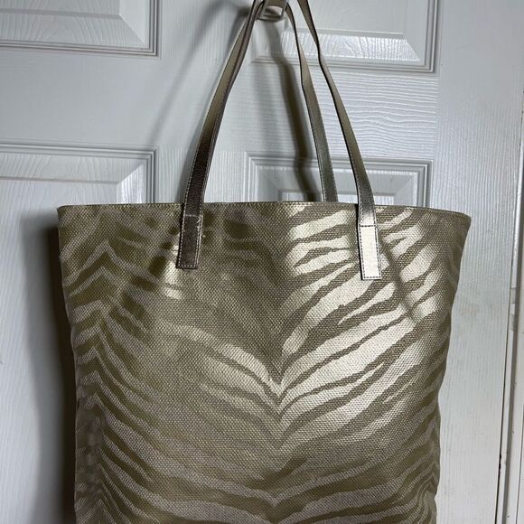 Michael Kors Metallic gold zebra print large tote gold tone hardwares and straps - Picture 2 of 12